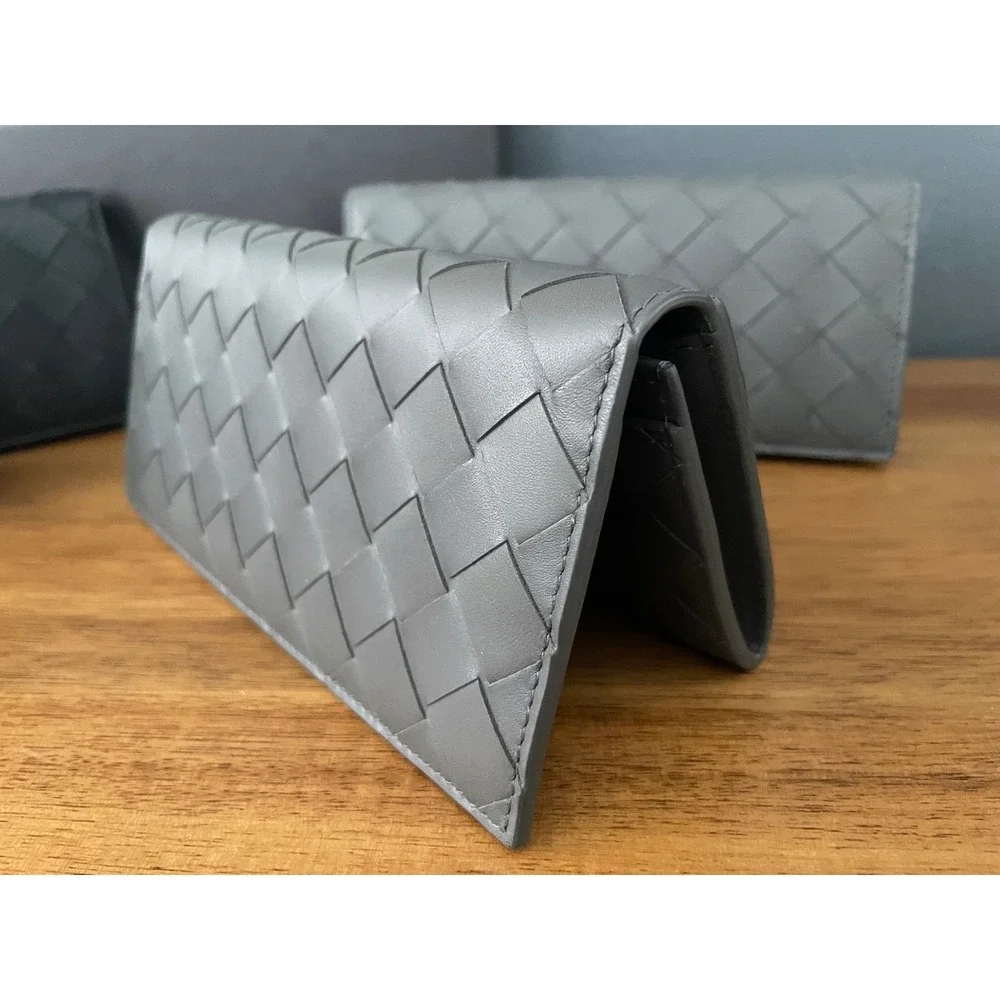 Bottega Veneta 609402‎ Leather Large weave intrecciato Black and Gray Wallet